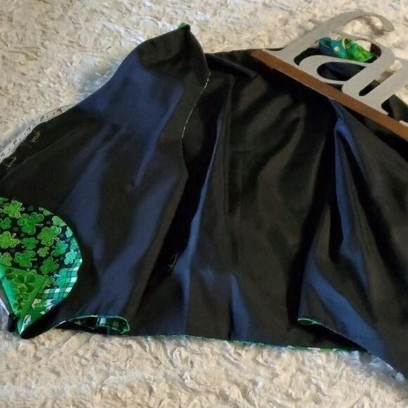 Vintage Handmade St. Patricks "Luck of the Irish" Full Button Lined Festive Vest - Picture 3 of 6